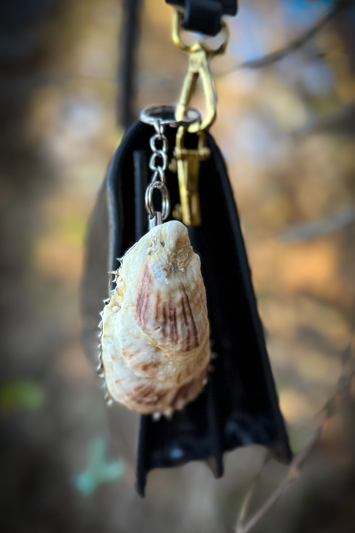 Vagina Seashell Bag Charm with Hidden Blade